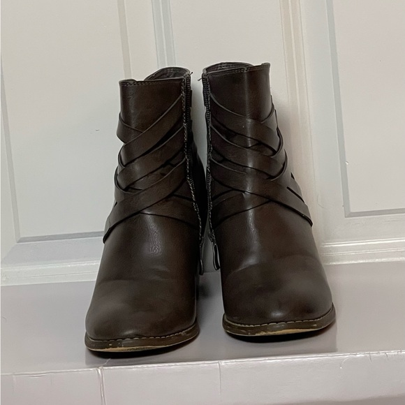 Women’s Booties - Picture 2 of 5